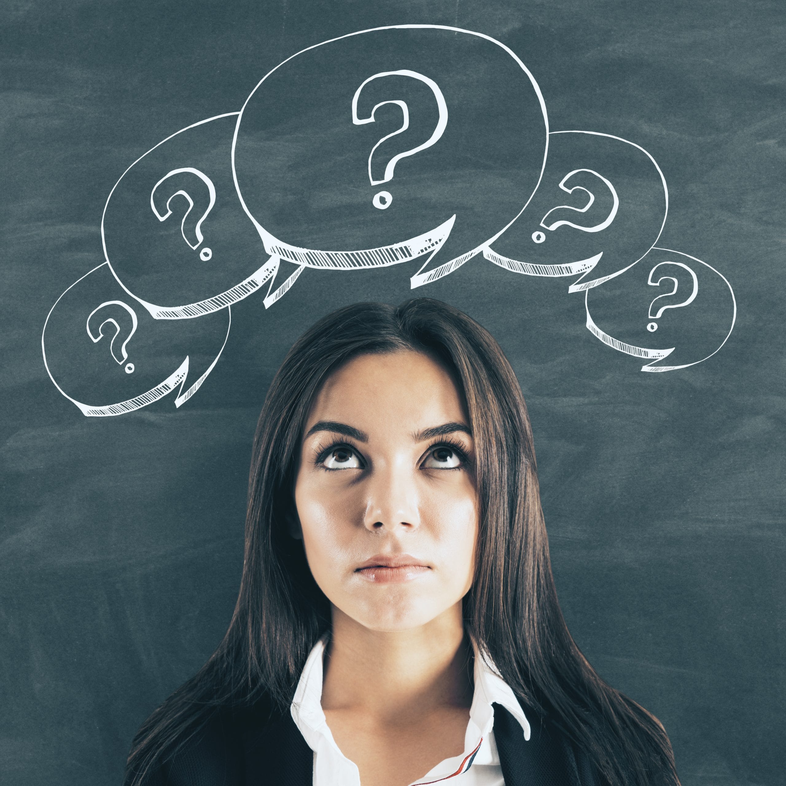 entrepreneuse en manque d'idée et d'inspiration pour sa stratégie de communication Des questions plein la tête et pas d'idée pour votre communication ?