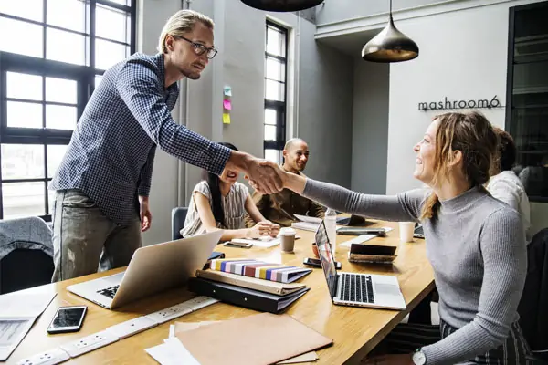 Le courtier en communication : un partenaire stratégique pour votre entreprise